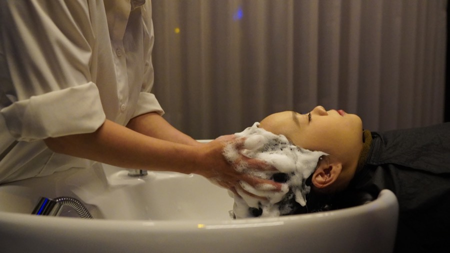 A cream bath treatment using rich plant-based cream
